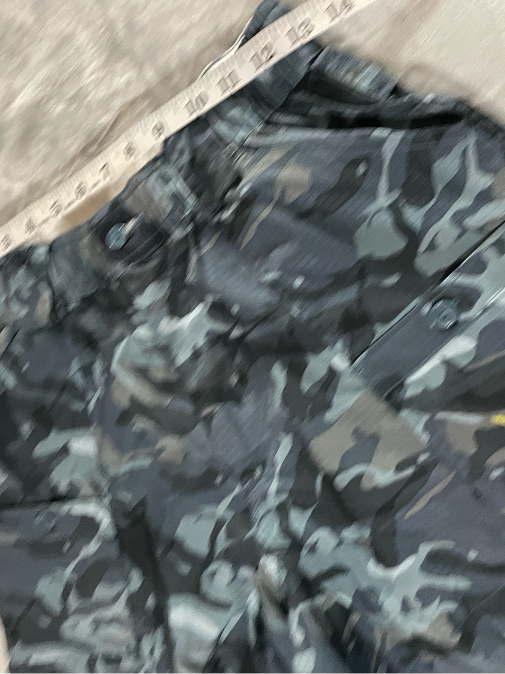 AFTCO Original Fishing Shorts blue camo print yellow logo on the cargo pocket - Picture 10 of 10